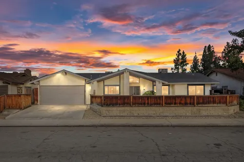 Entire condo in Bakersfield with WiFi, AC - 4-Star