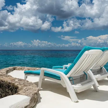 Relaxing Oceanfront 2BR Northshore Condo, Awesome snorkeling right in front!