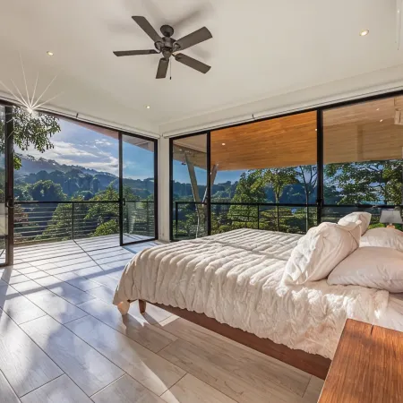 Tropical 4 Bedroom Luxury Home with Pool & Hot Tub