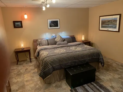 Mountain view, beautiful walk out suite overlooking a park and creek. 3bedrooms.