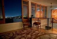 Relaxing Home with Sweeping Views, Chef's Kitchen and Hot Tub in Center of SF - Bungalows