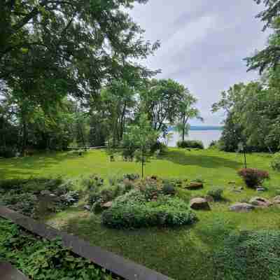 Lakefront Chalet in Montreal Hotel Exterior
