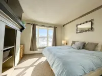 7 Guests 2Br 2BA Pool Hot Tub & Game Room at Cbl - Pool