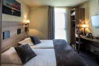 Contact Hotel Atoll - 3 ดาว