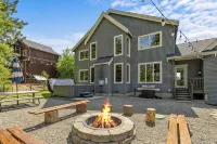 Family Friendly Cozy Cabin with Private Hot Tub & Games! - WiFi