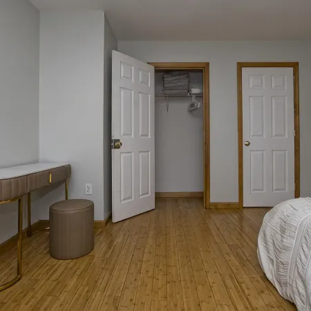 Cozy 3-bedroom Duplex2 in beautiful Springfield with WiFi, central AC