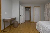 Cozy 3-bedroom Duplex2 in beautiful Springfield with WiFi, central AC - 3-Star