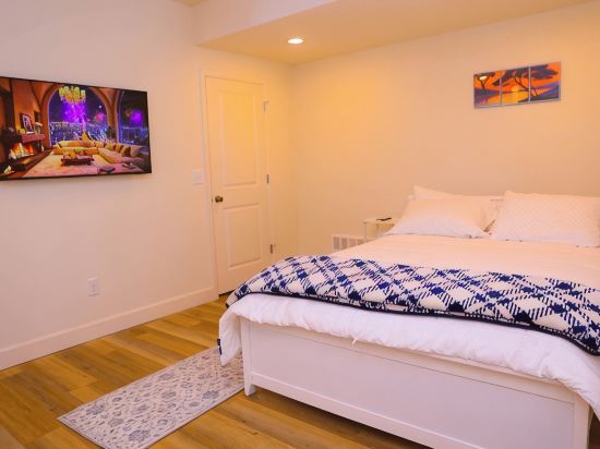 Cozy 3-Bedroom Home, 3 Min to Aurora’s Gaylord, 10 Min to Denver Airport!