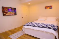Cozy 3-Bedroom Home, 3 Min to Aurora’s Gaylord, 10 Min to Denver Airport!