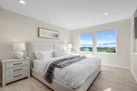 Spacious home w full Kachemak Bay views