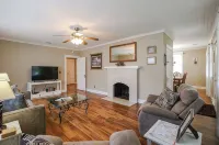Miss Audrey’s House is a charming cottage in the heart of historic Richmond Hill - 3-Star