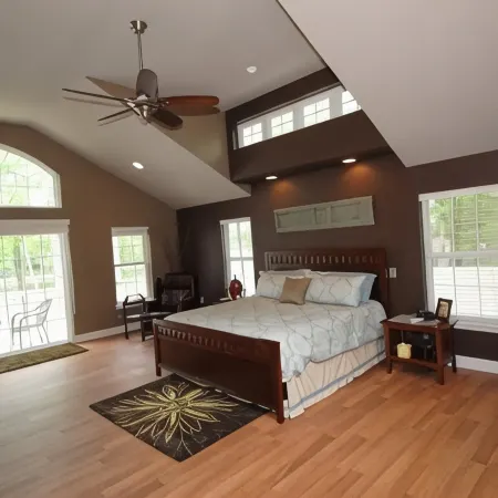 Private 200 feet of lakefront, giant backyard, firepit, canoe, kayaks & more!