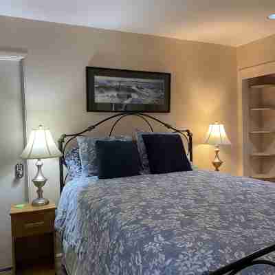 Beachfront home directly across from beach & park! Close to everything! Rooms