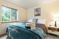 Private Mt Baker View, Hot tub, WIFI sleeps 12 - Alphydda
