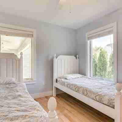 Beachfront Luxury Home-NEW Private Heated Pool, Lake View, Firepit, Game Room Rooms
