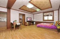 Yeongju Buseoksa Maple Pension - Homestays