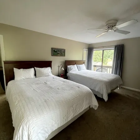 Upgraded 3 BR condo on Pinehurst Course 3- walking distance to main club house