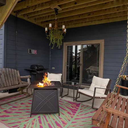 Inspirational Ranch-SUPERBLY CLEAN with HOT TUB!!! Lower Unit w/2 walkout patios