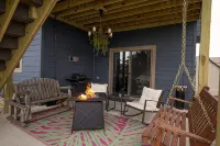 Inspirational Ranch-SUPERBLY CLEAN with HOT TUB!!! Lower Unit w/2 walkout patios - Bintang 4