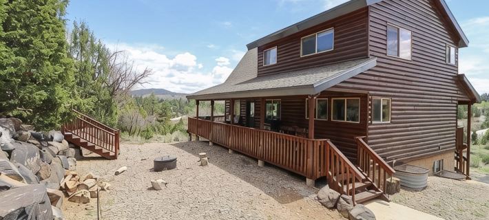 Private Luxury Cabin on 5 Acres, 4Bd 2.5ba Perfect Base Camp to N. Parks! Hotels in Kane County