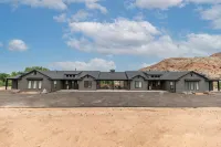 BLACK SHEEP INN Newly Constructed Merino #1 of 4 Units - Boutique