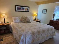 Relax at our Cozy Cottage in the heart of Eagle Harbor - 3성급