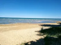 ‘Whispering Oaks’ Cottage with Lake Access, Outdoor Fire Pit and More! - Boutique