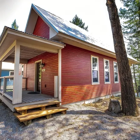 Grand Opening Pricing! 401A Cozy Cabin with views of Flathead Lake
