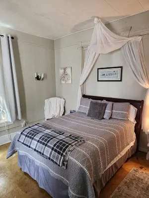 Charming 2-bedroom apartment with AC, WiFi in amazing Liberty - 2-Star