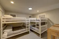 Playroom, Basketball & Pool; Lakefront w/ Sound & Sunset Views; Dog Friendly - balcony