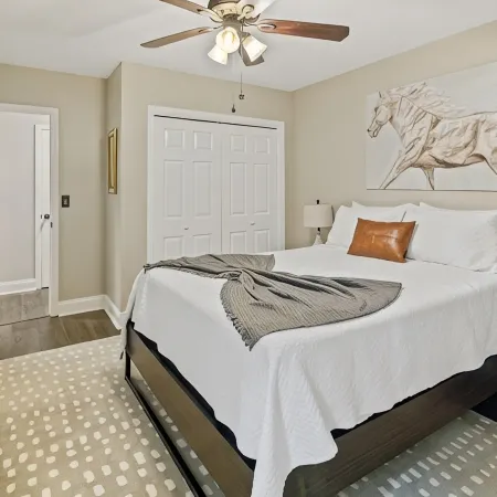 Cozy Private Basement w/ Pool & Workout