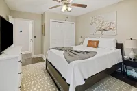 Cozy Private Basement w/ Pool & Workout - 4-Star