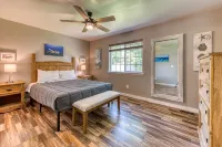 Modern 3Br w/ Mountain Views • Sleeps 8 • 2 Car Garage Plus Extra Parking - 4 tähden