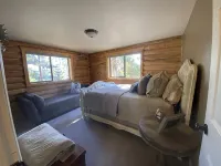 Cozy Chalet - 1 mile from town entrance! Lake Views! - Chalets