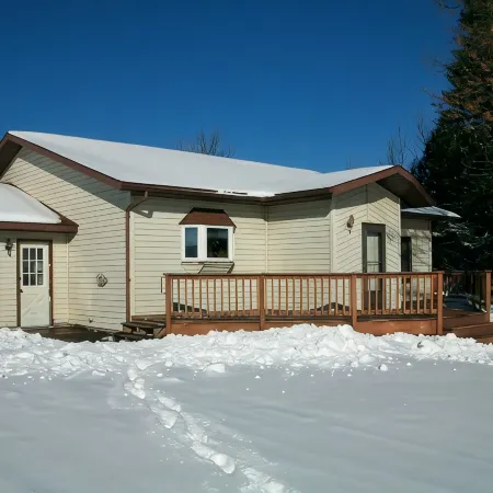 Beautiful, spacious 3 BR, 2BA home, close to everything the UP has to offer!