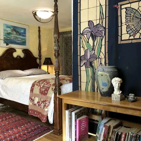Contemporary Flat on a Christmas tree farm 5 Minutes to Oregon State University