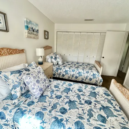 KEY LARGO Lake View Townhome