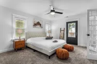 Spacious 6Br Hot Tub, Cinema, Game Room& Gym - Balcony