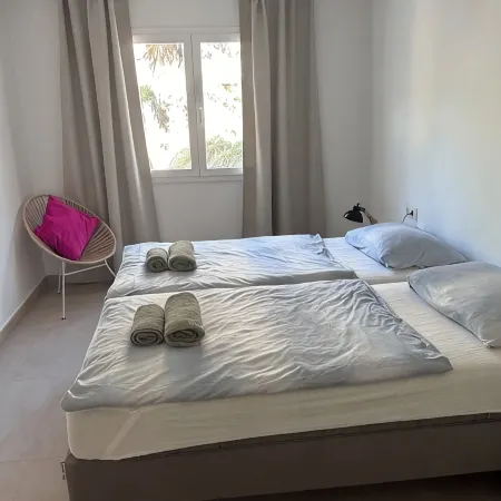 House by the sea, private pool, sea view, roof terrace, air conditioning, WLAN, sep. Studio