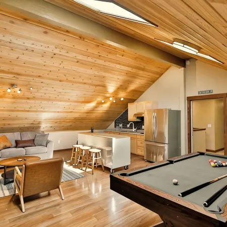 Caddy Shack Chateau- Spacious 4 bd/3.5b+Game Room, only 6 miles to Bandon Dunes!