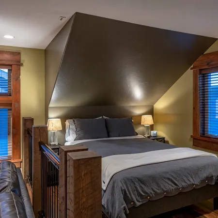 Mountain Studio - luxury finishes in upscale neighborhood, e-bikes included!