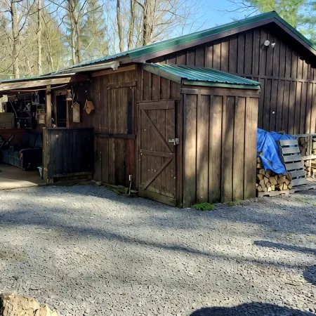 Come and enjoy some peace and quiet at the Pumpkin hollow Inn