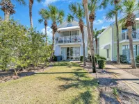 Destin Crystal Beachside Escape~Steps to Beach & Pool~Prime Location - Country Houses