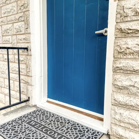 Cozy & Charming 3-bedroom cottage in Springfield - Great Location! Pet friendly!