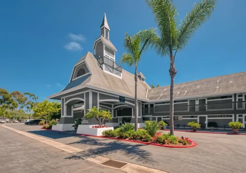 Carlsbad by the Sea Hotel - Pet-friendly