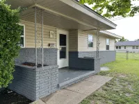 Sleeps 6 in prime location - 방갈로