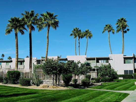 So Fresh & So Clean! Old Town Scottsdale Condo near Camelback Mountain