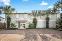 Heated Pool, Hot Tub, Kayaks, Fishing, 5BR Waterfront Home in Key Allegro - 4-Sterne