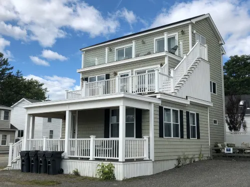 Ocean View Crashing Waves Stunning Second Floor Kitchen/Living Room 8 Bed 4 Bath - Boutique