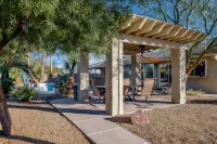 Modern Vegas Hot Tub Retreat • Pet Friendly • Near Strip • 10% Off January - Villaer